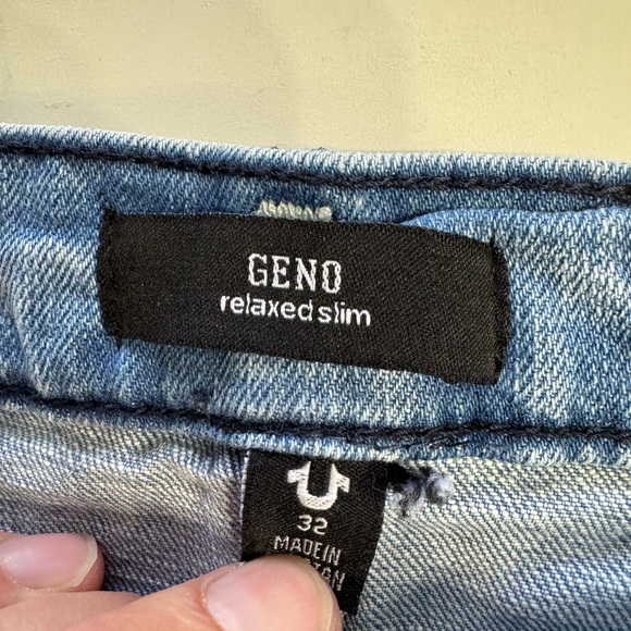 True Religion Mens Sz 32 Geno Relaxed Slim Fit Blue Denim Distressed Jean Shorts - Picture 2 of 6